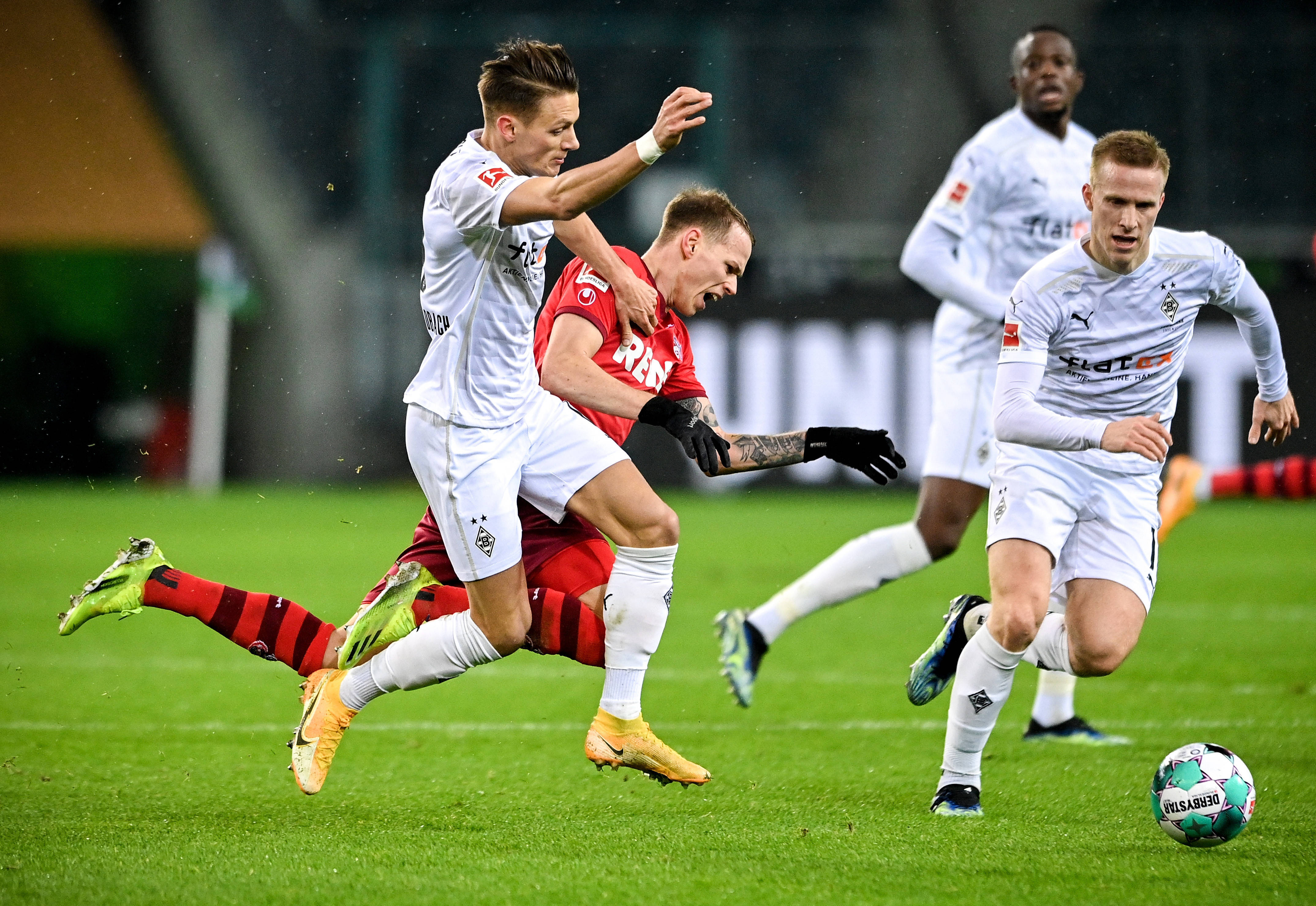 海星体育官网-包含门兴格拉德巴赫迎葡超关键赛；转会期豪取连胜；气氛紧张；轮换策略成焦点的词条-海星体育官网