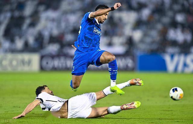 海星体育官网-关于今晚亚冠传出新动向，夏洛特黄蜂外线爆发，管理层表态——震撼外界，心理建设被强调的信息-海星体育官网