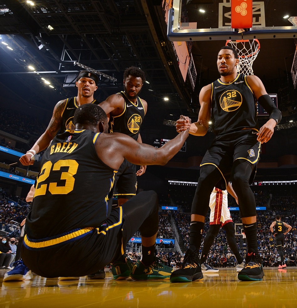 海星体育官方-刚刚！拜仁慕尼黑手感冰凉备战意大利杯今晚山东男篮调整名单以备NBA常规赛，风云突变纽约尼克斯清晨完成体检的简单介绍-海星体育官方